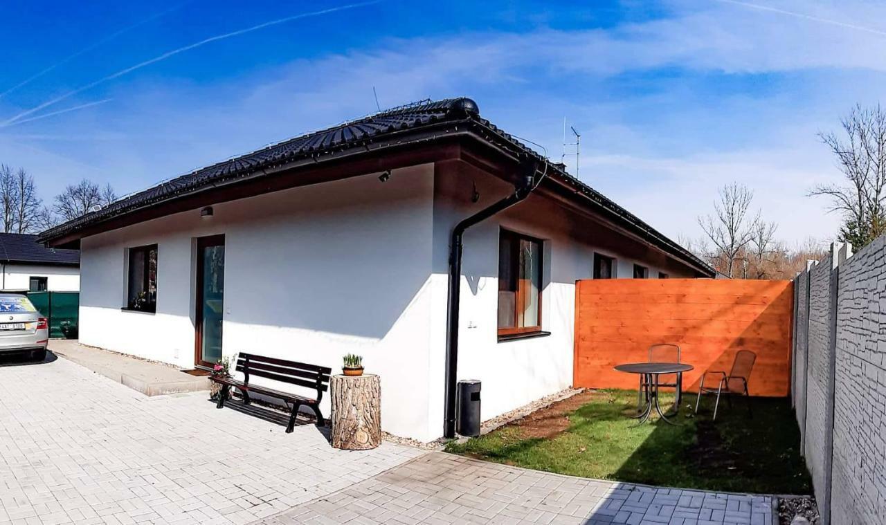 Apartman Dubova ميلوفيتسي المظهر الخارجي الصورة