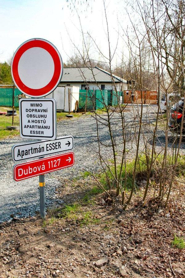 Apartman Dubova ميلوفيتسي المظهر الخارجي الصورة